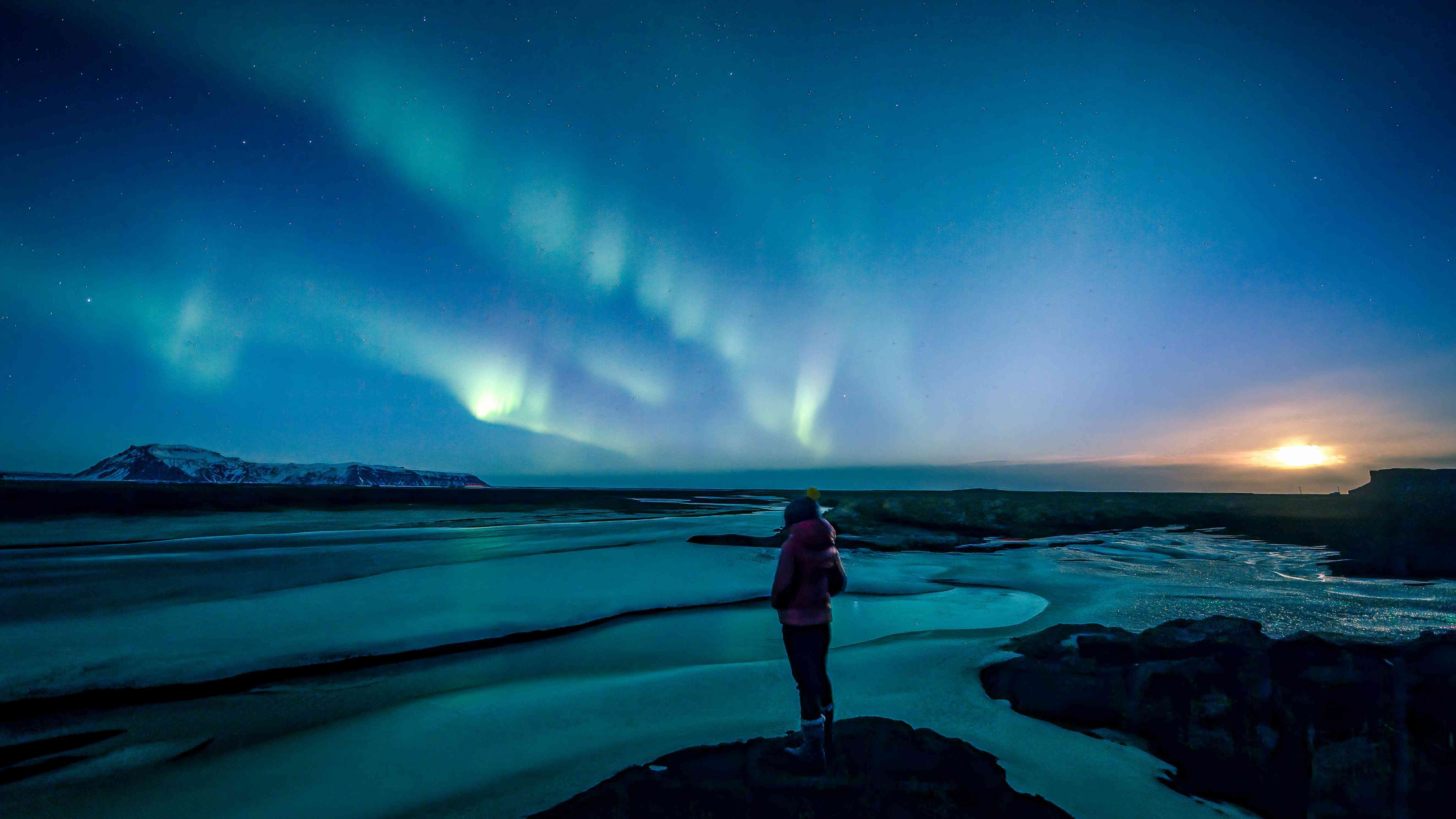 A Guide to Northern Lights Tours in Iceland